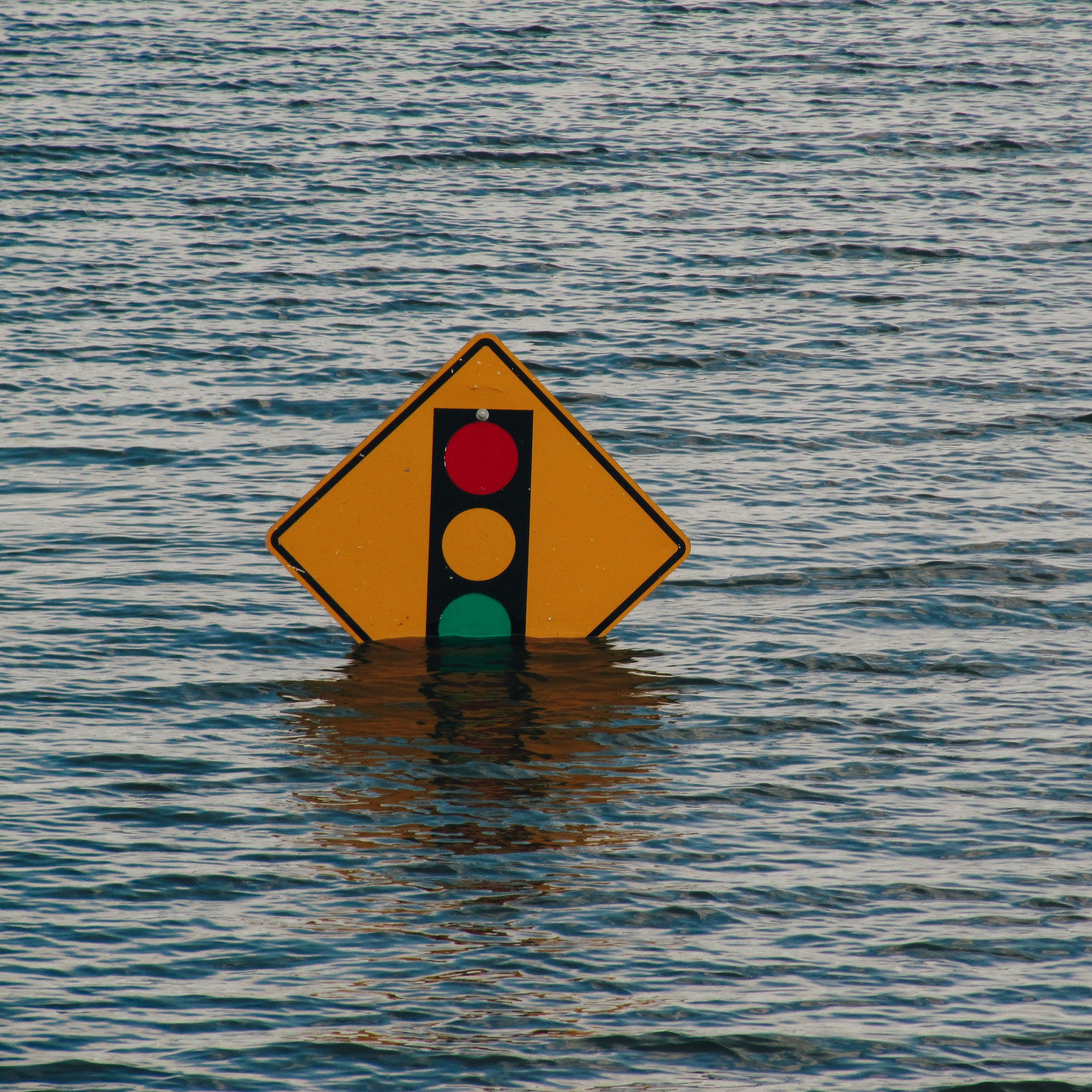 traffic light sign underwater